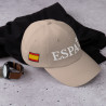 Gorra "España" color beige con letra blanca y con bandera bordada (estilo Dad hat)