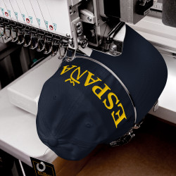 Gorra "España" color azul navy con letra dorada bordada sin bandera (estilo Dad hat)