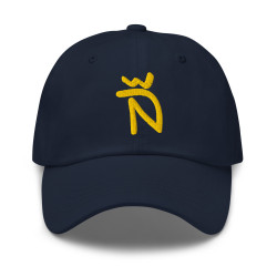 Gorra Ñ azul navy con letra dorada (estilo Dad hat)