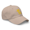 Gorra Ñ beige con letra dorada (estilo Dad hat)