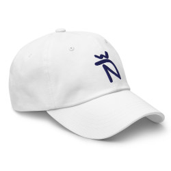 Gorra Ñ blanca con letra azul (estilo Dad hat)
