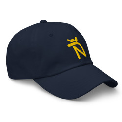 Gorra de visera béisbol azul navy con letra Ñ en dorado-07