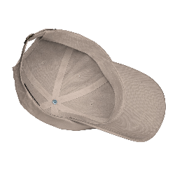 Gorra Ñ beige con letra dorada (estilo Dad hat)