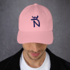 Gorra Ñ rosa con letra azul (estilo Dad hat)