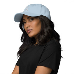 Gorra Ñ azul claro con letra blanca (estilo Dad hat)