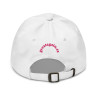 Gorra Ñ blanca con letra rosa (estilo Dad hat)