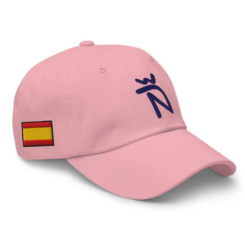 Gorra Ñ rosa con letra azul y bandera (estilo Dad hat)