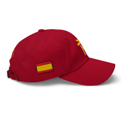 Gorra Ñ roja con letra oro dorado y bandera (estilo Dad hat)